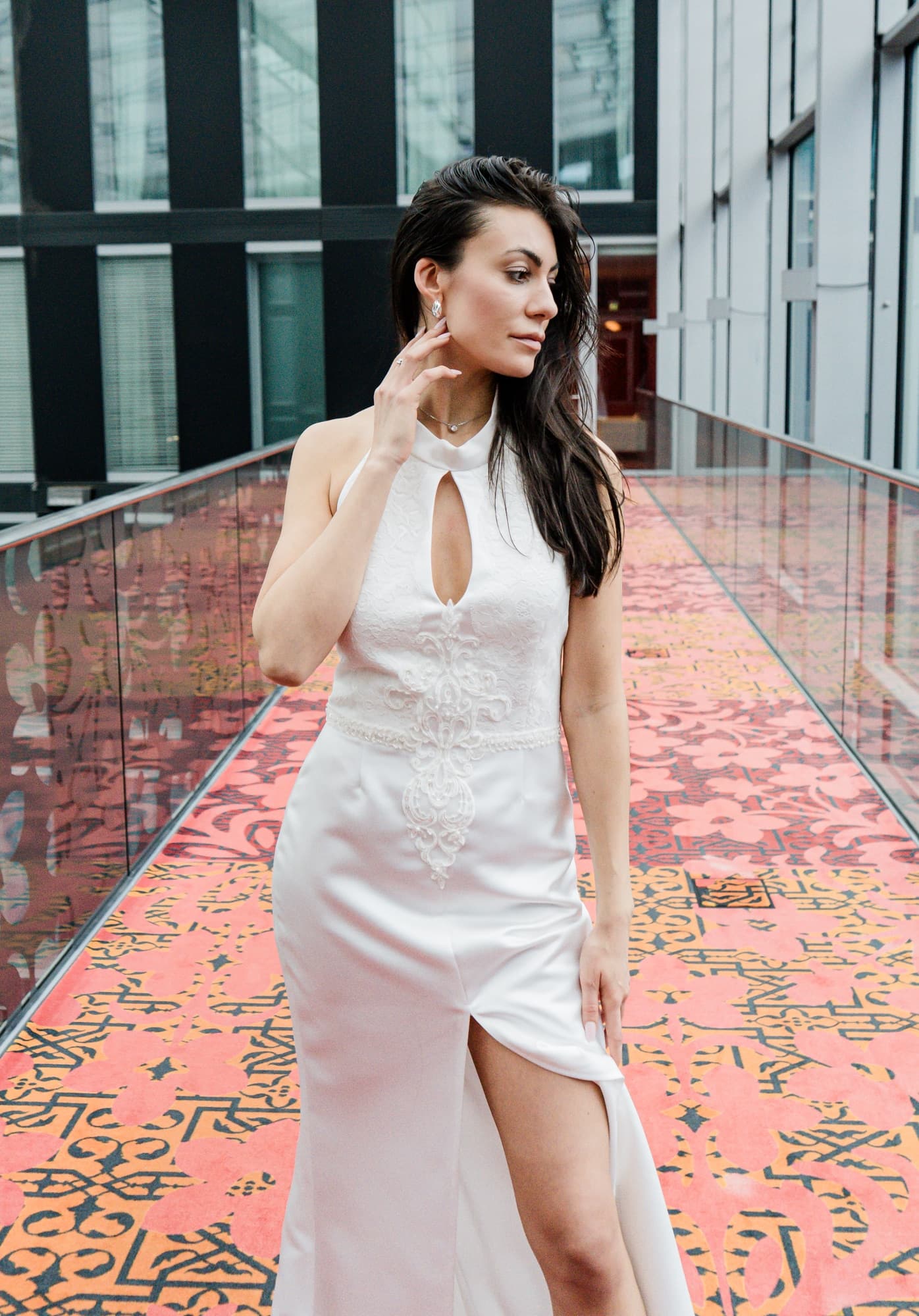 Handarbeit am Kleid