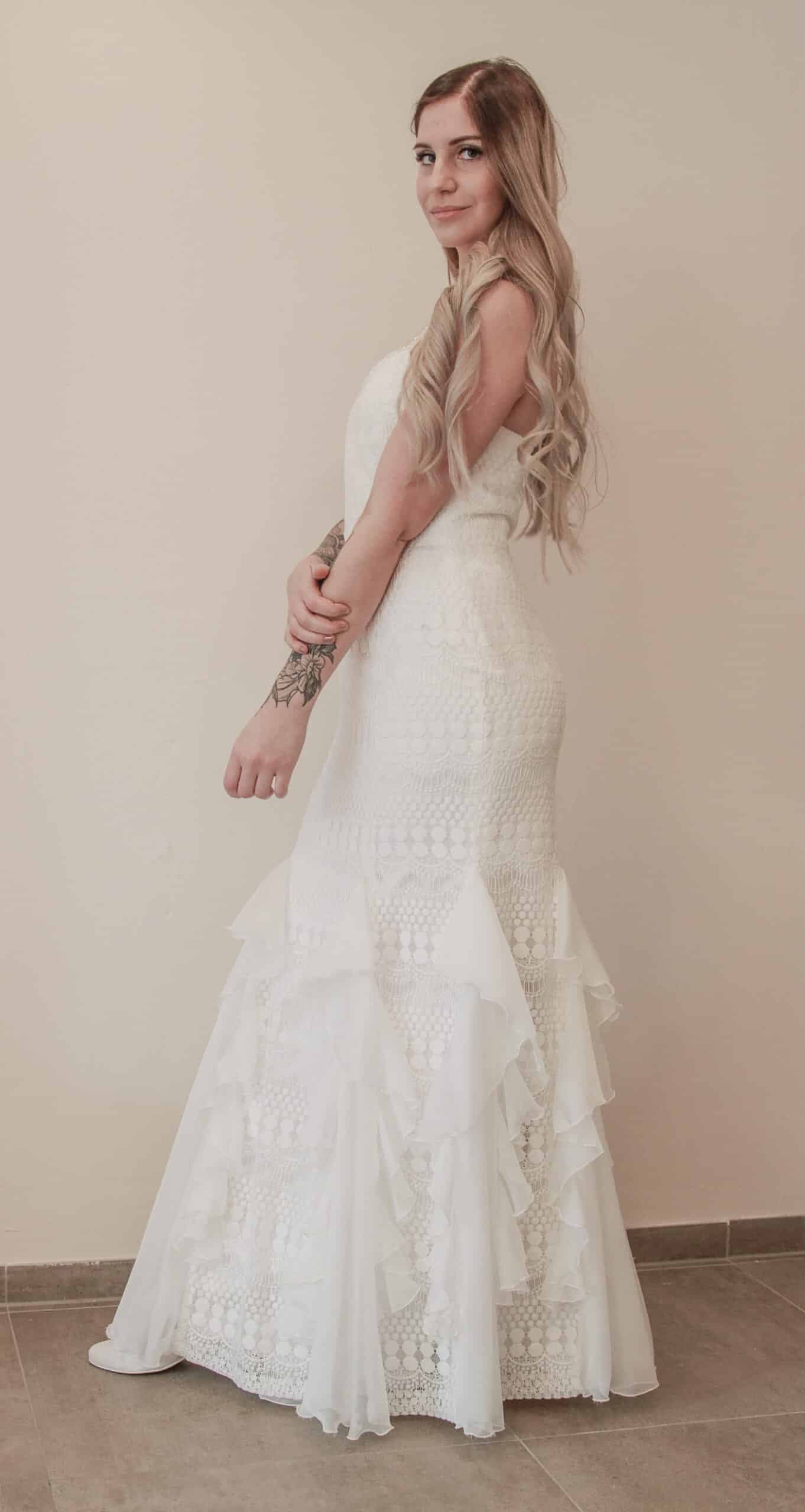 Figurbetontes Spitzenkleid