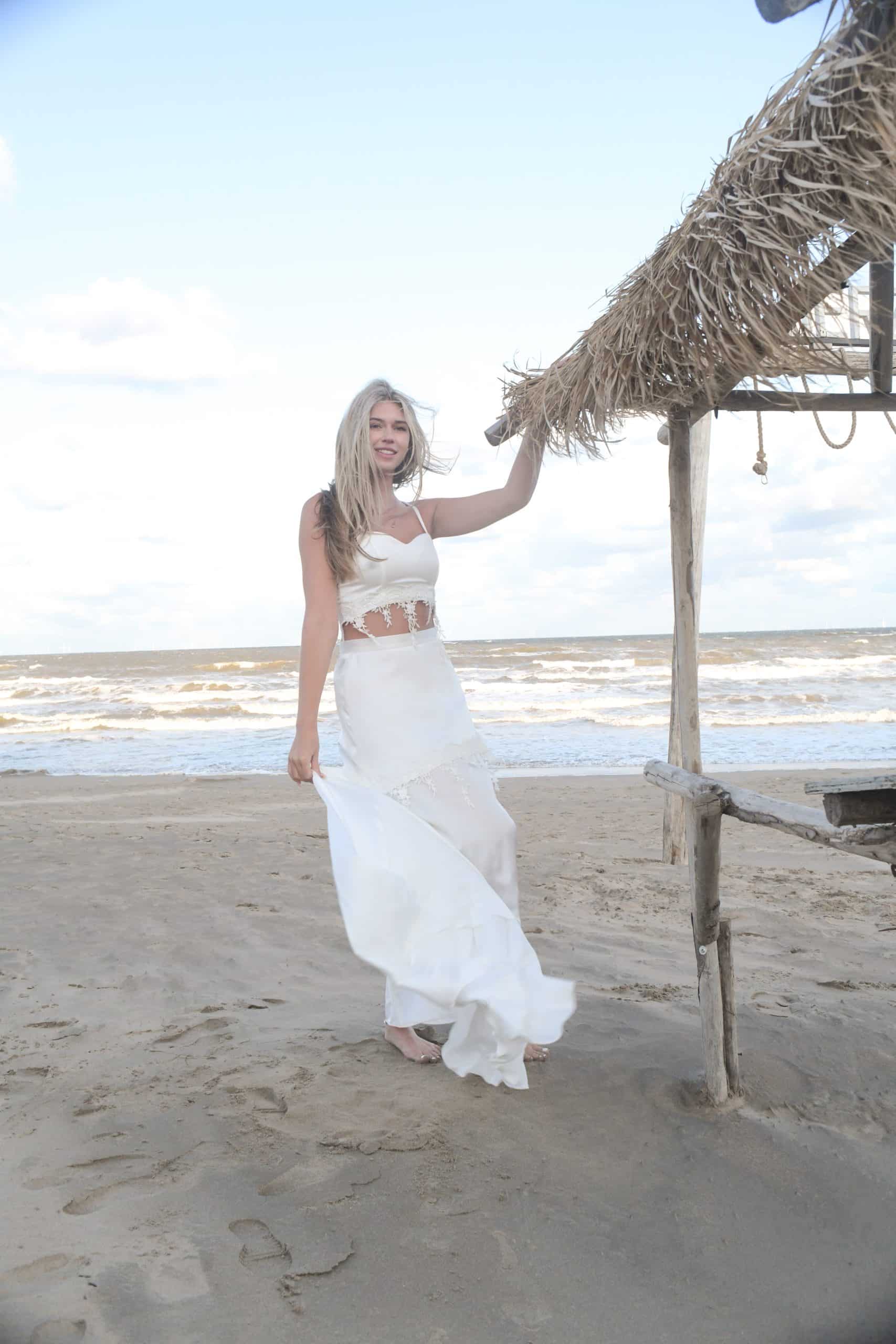 Braut am Strand